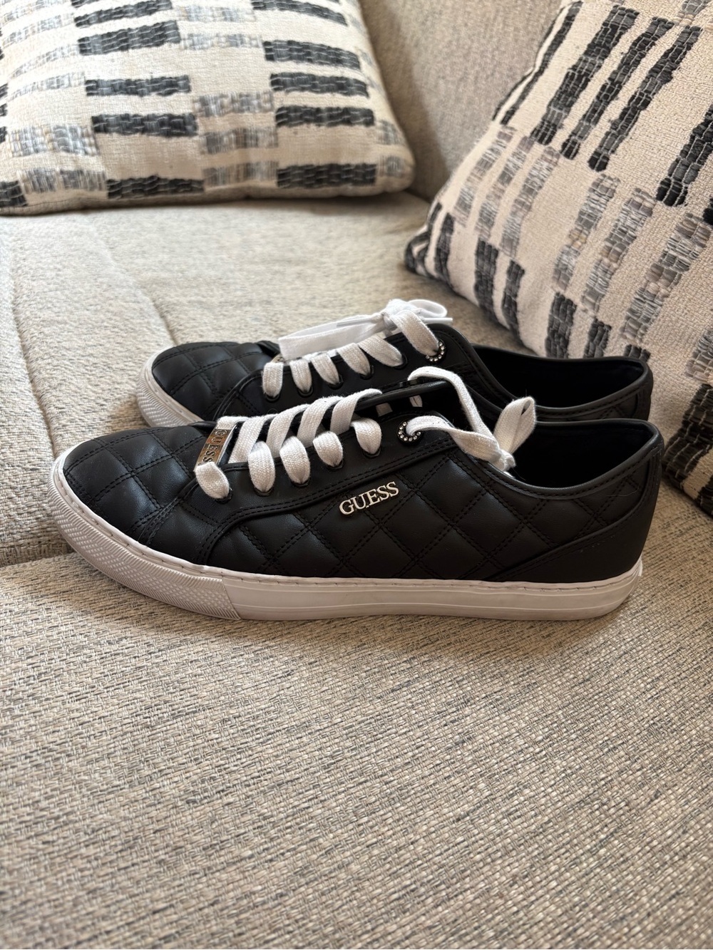 GUESS Quilted Black & White Women's Low-Top Sneakers